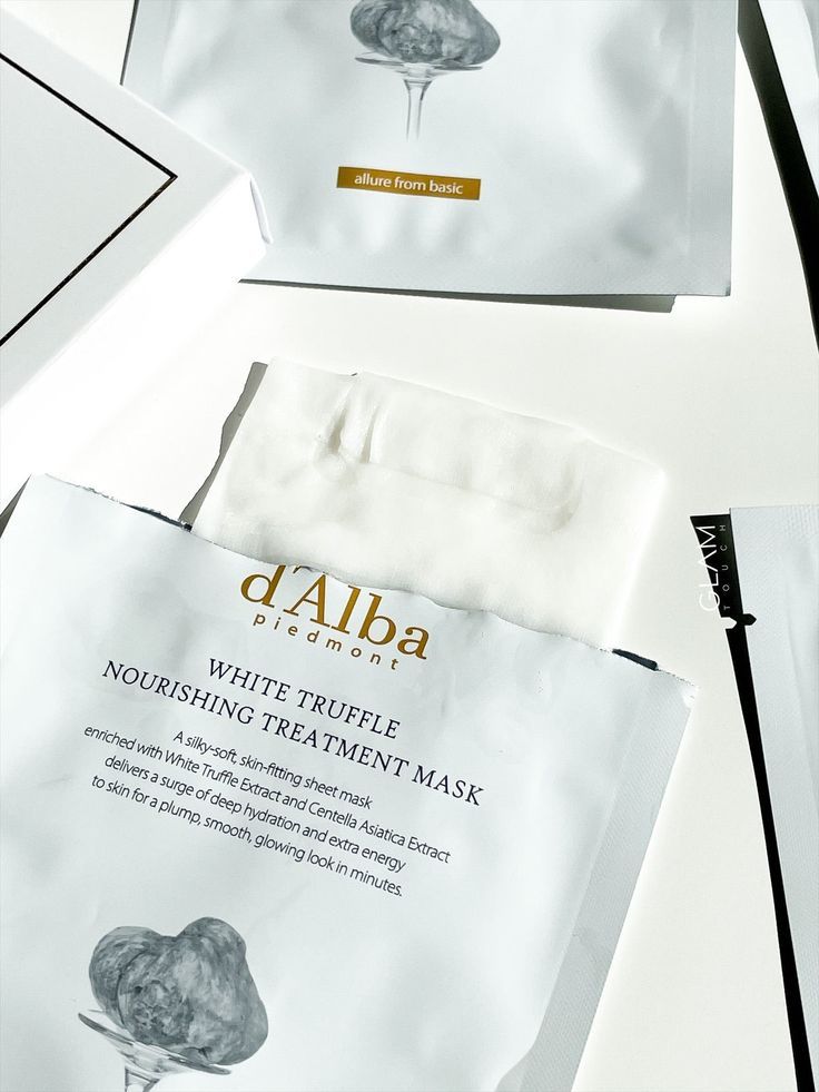 Купити Інтенсивна живильна тканинна маска з білим трюфелем d'Alba White Truffle Nourishing Treatment Mask на LovelyBunny.com.ua