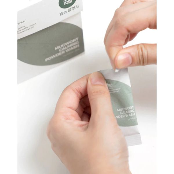 Купити Ензимна пудра з полином для проблемної шкіри Isntree Mugwort Calming Powder Wash на LovelyBunny.com.ua