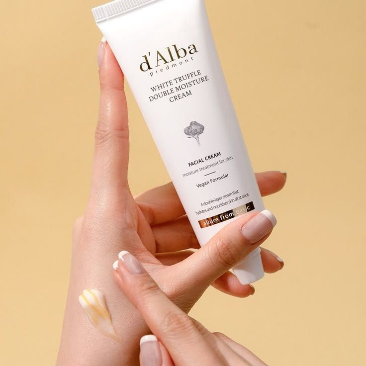 Купити Подвійний зволожувальний крем-сироватка з білим трюфелем d'Alba White Truffle Double Moisture Cream на LovelyBunny.com.ua