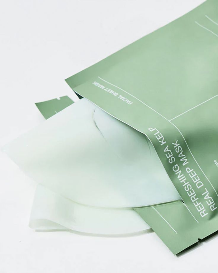 Купити Гідрогелева освіжаюча маска з морської водорості Biodance Refreshing Sea Kelp Real Deep Mask на LovelyBunny.com.ua