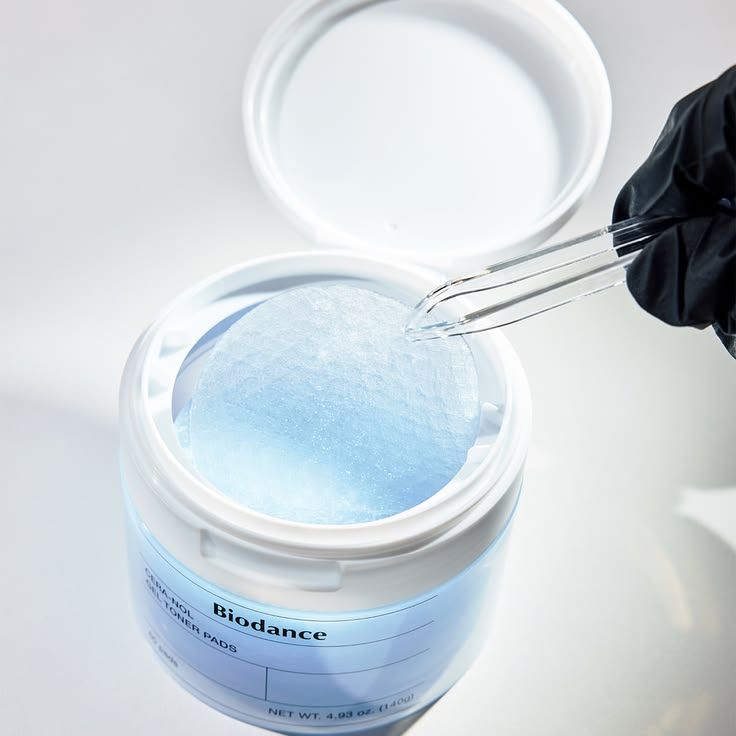 Купити Зволожувальні заспокійливі гелеві педи для обличчя Biodance Cera-nol Gel Toner Pads на LovelyBunny.com.ua