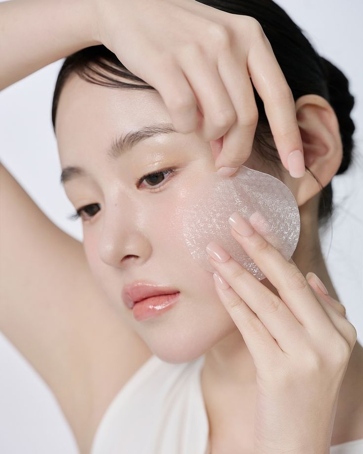 Купити Зміцнювальні колагенові педи для обличчя Biodance Collagen Gel Toner Pads на LovelyBunny.com.ua