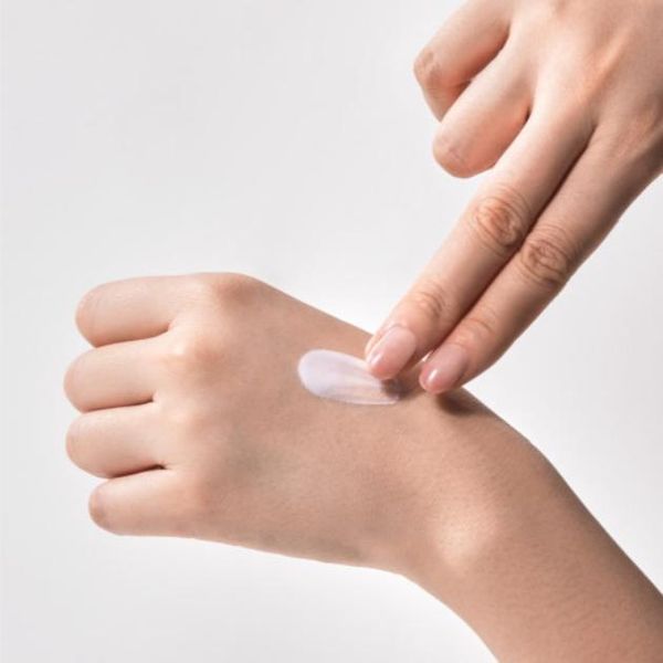 Купити Сонцезахисна сироватка для обличчя MEDI-PEEL Hyaluronic Acid Mooltox Water Glow Sun Serum на LovelyBunny.com.ua