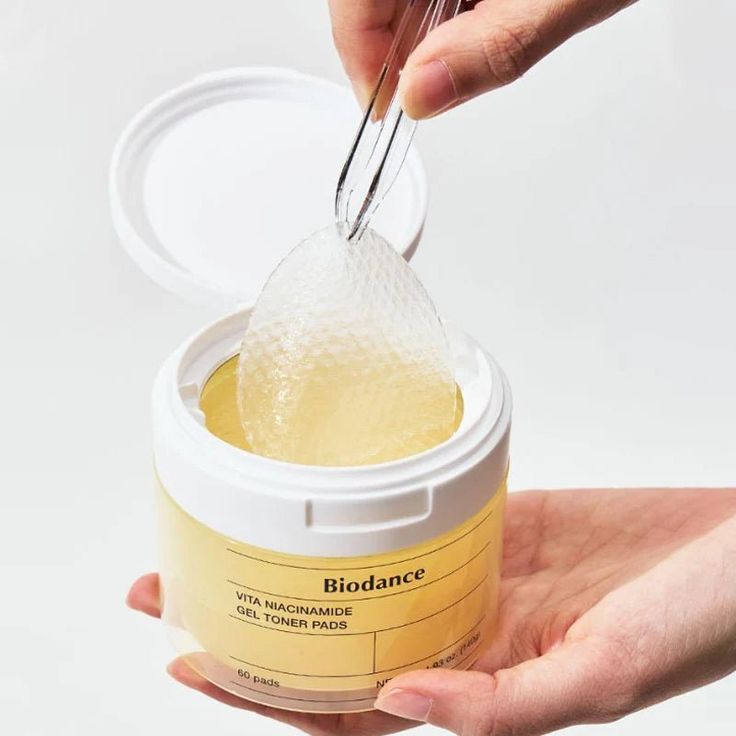 Купити Гідрогелеві педи для сяючого та рівного тону Biodance Vita Niacinamide Gel Toner Pad на LovelyBunny.com.ua