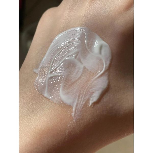 Купити Мінеральний сонцезахисний крем для обличчя Isntree Hyaluronic Acid Natural Sun Cream на LovelyBunny.com.ua