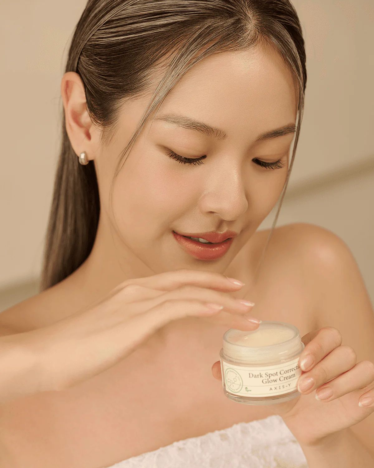 Купити Освітлюючий крем для обличчя AXIS-Y Dark Spot Correcting Glow Cream на LovelyBunny.com.ua
