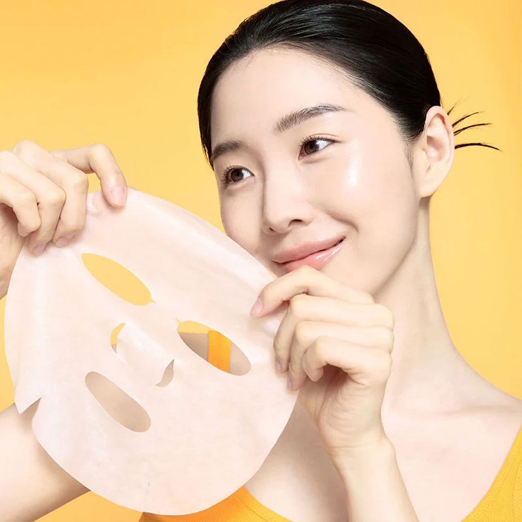 Купити Освітлювальна тканинна маска на основі сироватки Celimax Pore+Dark Spot Brightening Serum Mask на LovelyBunny.com.ua