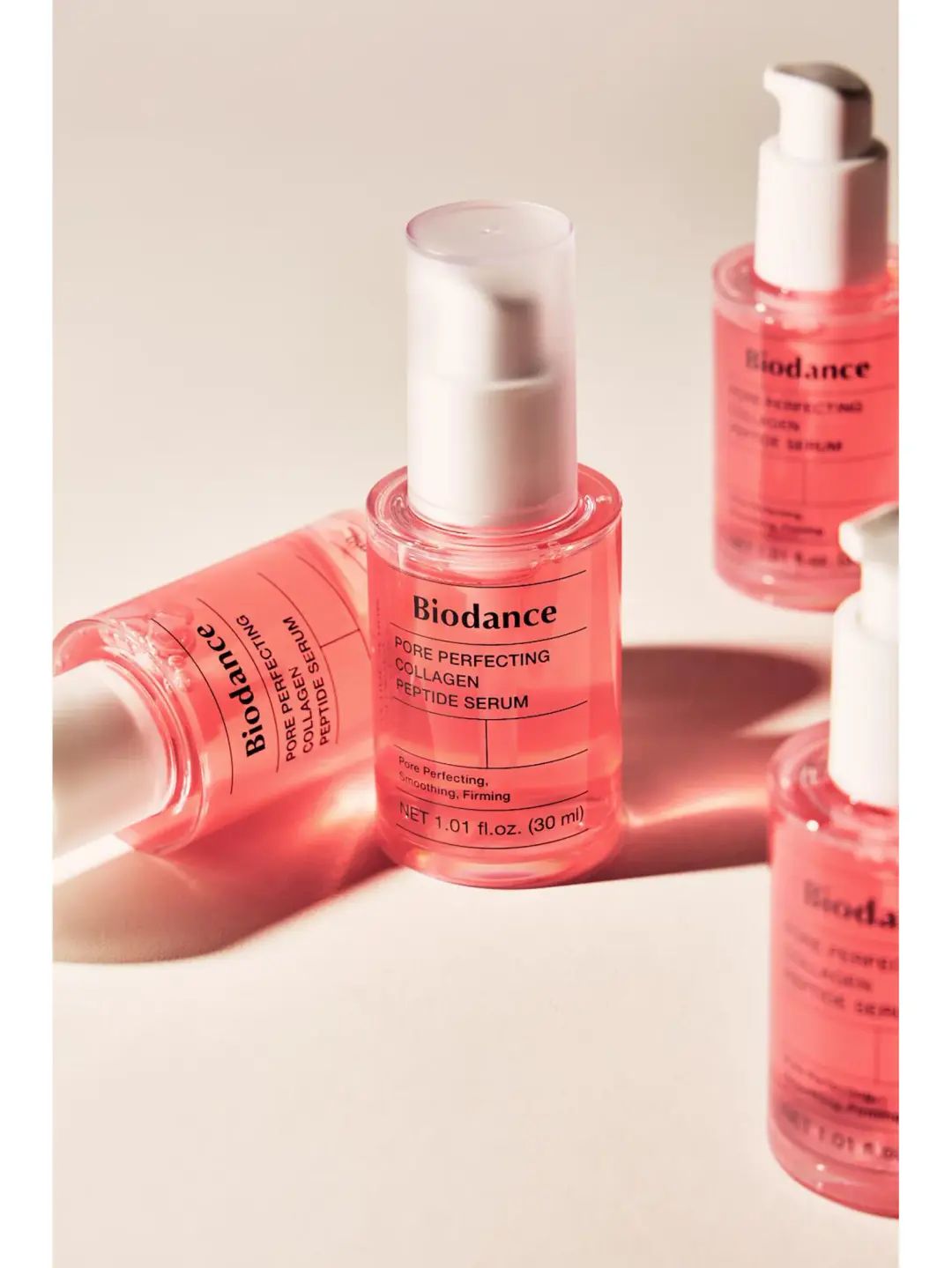 Купити Сироватка для розгладження пор з колагеном та пептидами Biodance Pore Perfecting Collagen Peptide Serum на LovelyBunny.com.ua